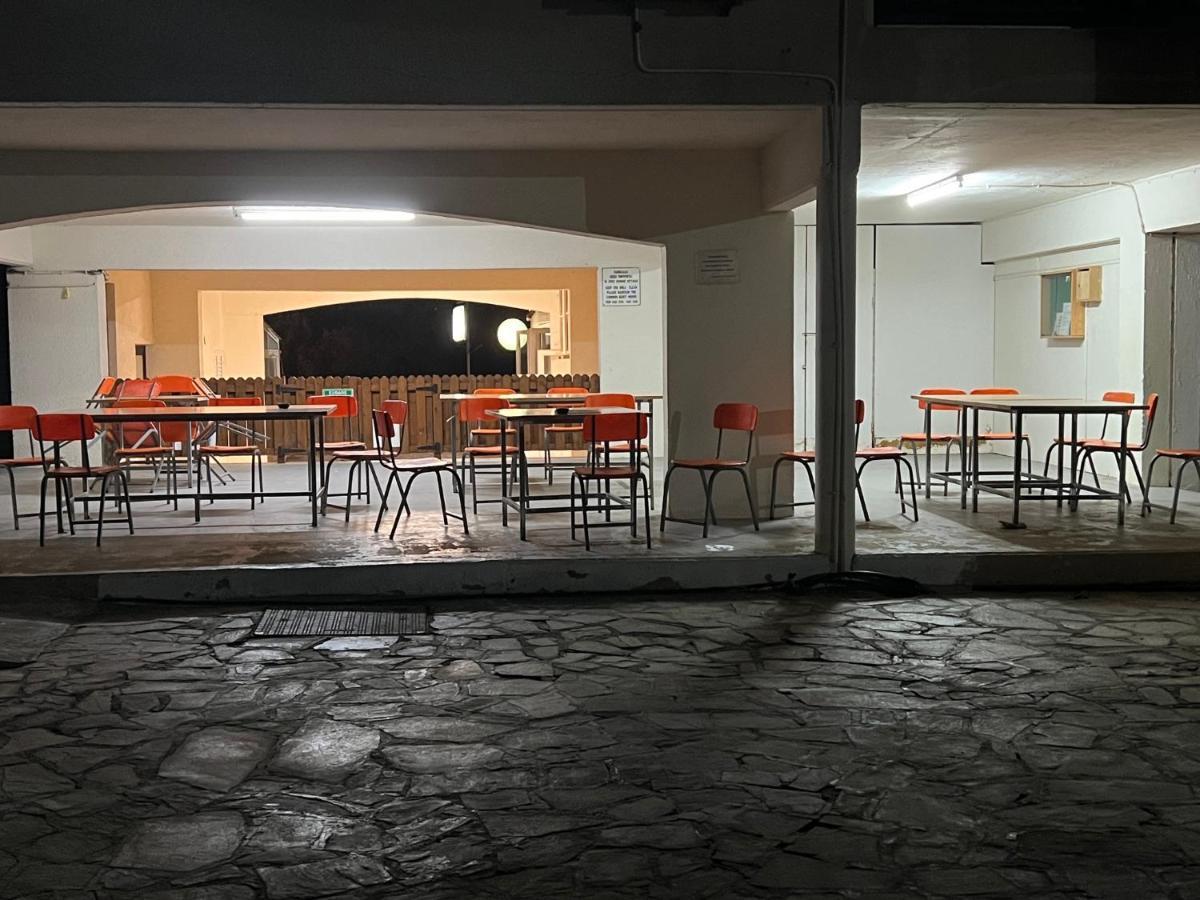 Taniandres Apartments Paralimni Exteriör bild