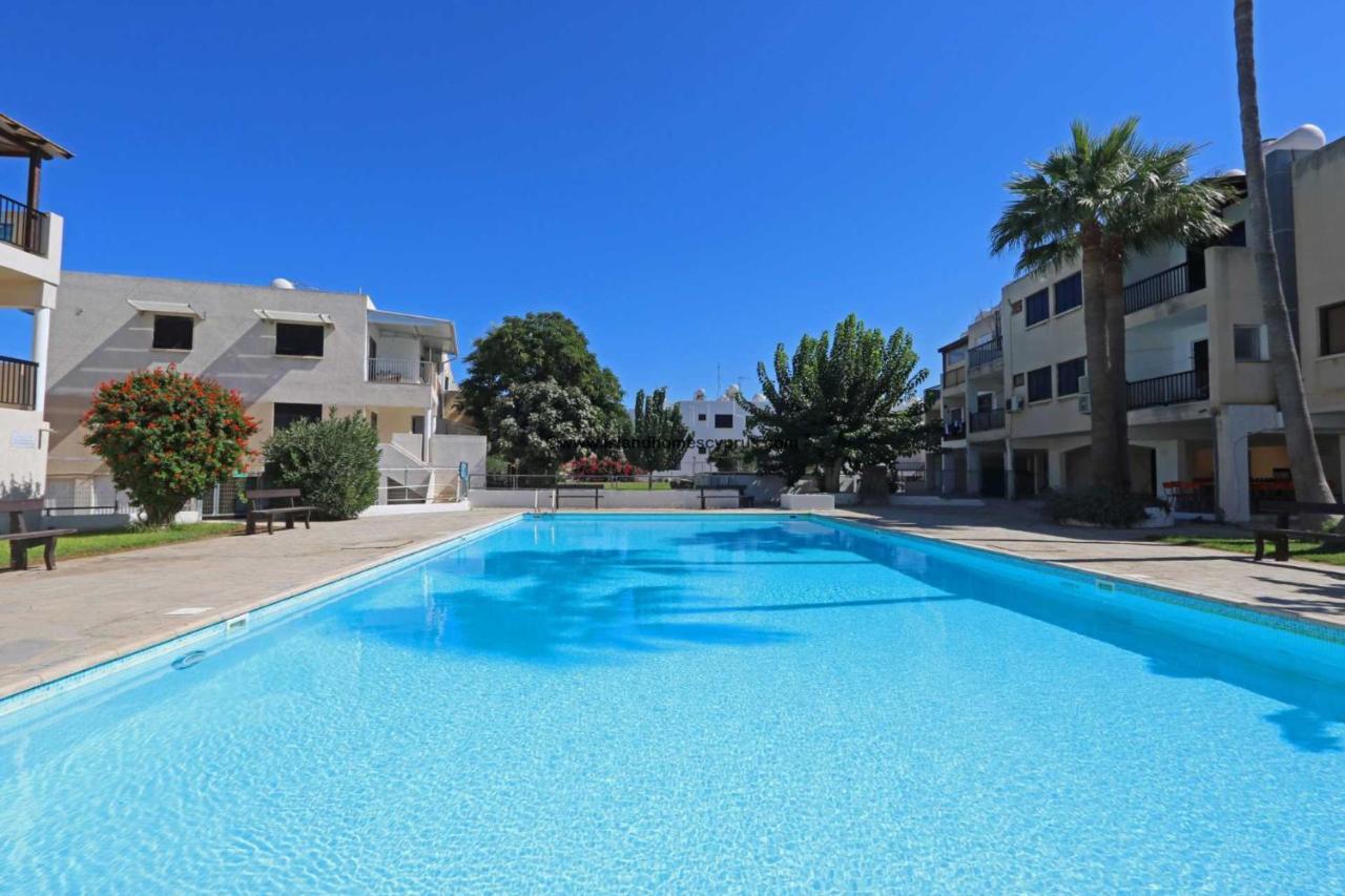 Taniandres Apartments Paralimni Exteriör bild