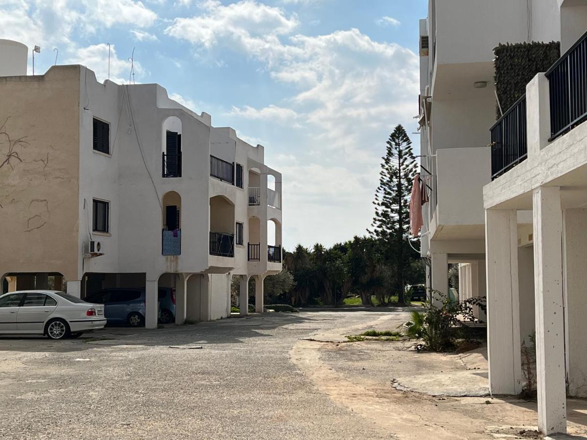 Taniandres Apartments Paralimni Exteriör bild
