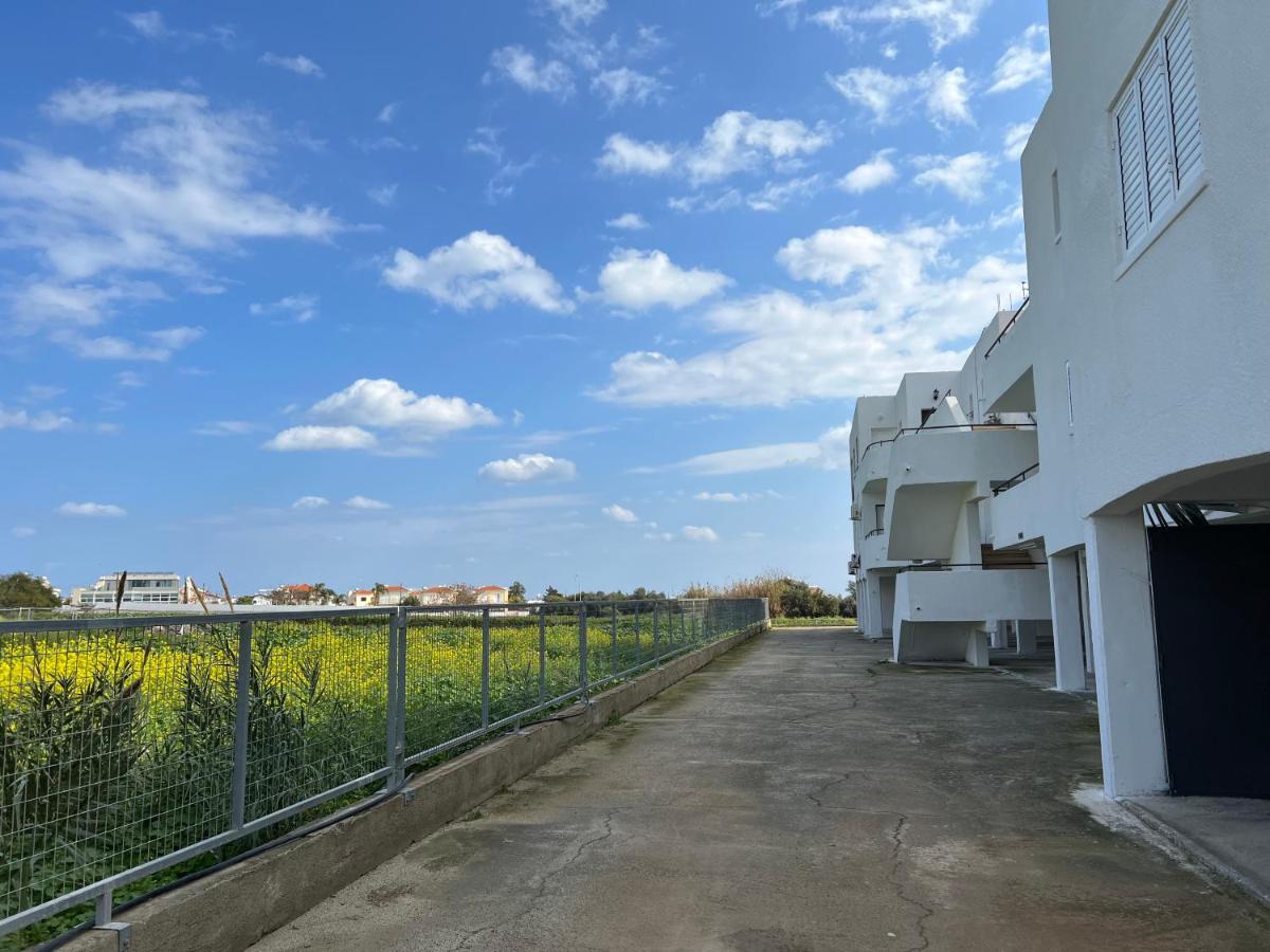 Taniandres Apartments Paralimni Exteriör bild